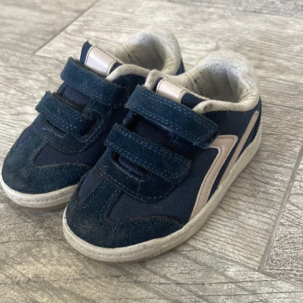 Cat & Jack boys Size 8